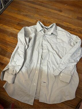 GAP Men's Light Gray Subtle Pattern Dress Shirt